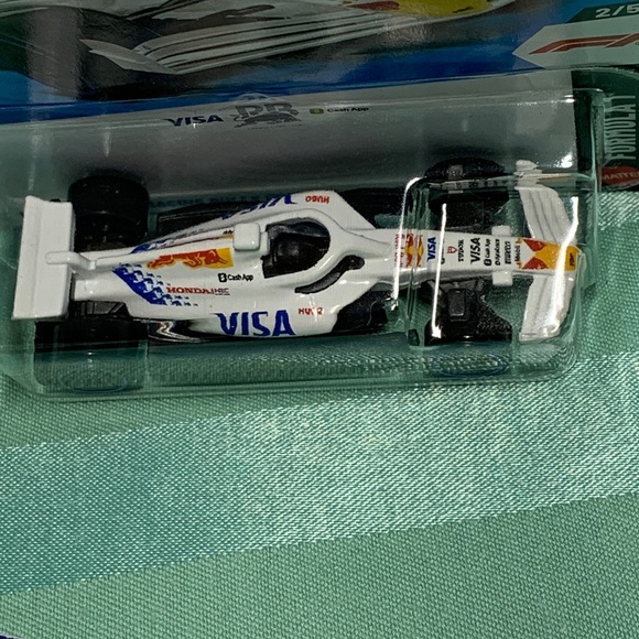 Visa Cash App Racing Bulls Formula One Team /Equipe Formula 1 Car - Picture 4 of 10